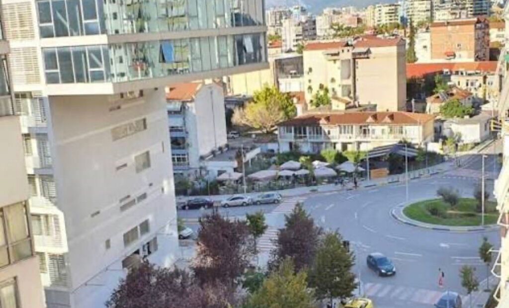 Apartament me qira 2+1 Komuna Parisit