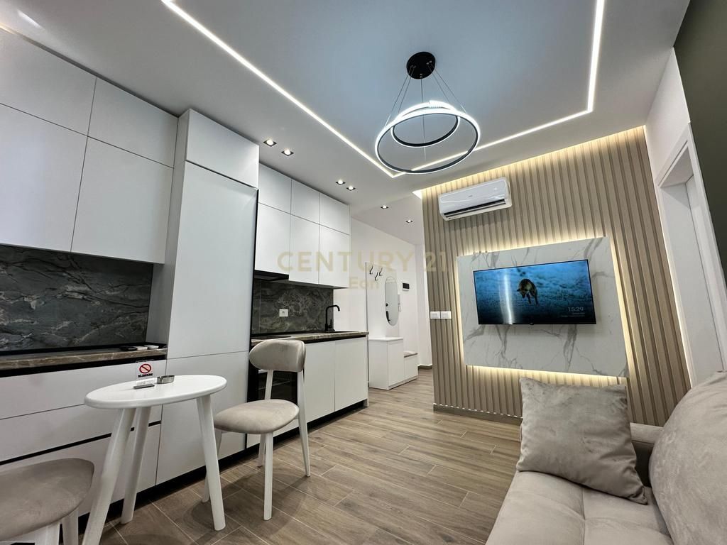 SHITEN 6 APARTAMENTE DHE 3 POSTE PARKIMI NE MALIN E ROBIT ! 460,000 €