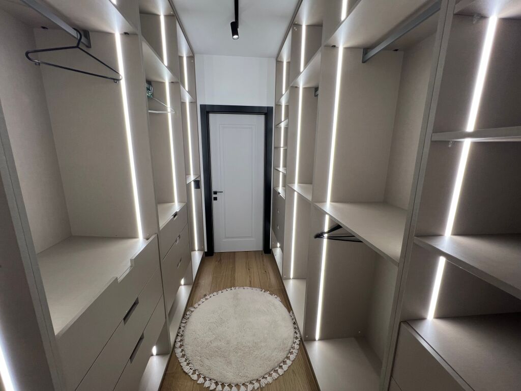 Apartament 3+1+2 poste parkimi per qera pranë TEG