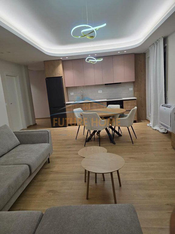 Shitet, Penthouse 2+1+2+Verandë+2 Poste Parkimi, Bulevardi Zhan D'ark, Tiranë