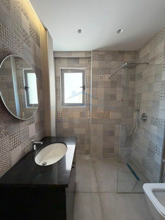 In vendita, appartamento 2+1, Vlorë