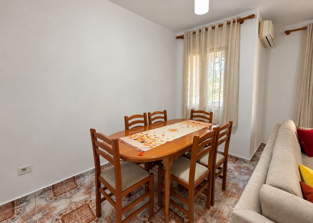 Appartamento 1+1+2 balconi In Affitto a Medreseja