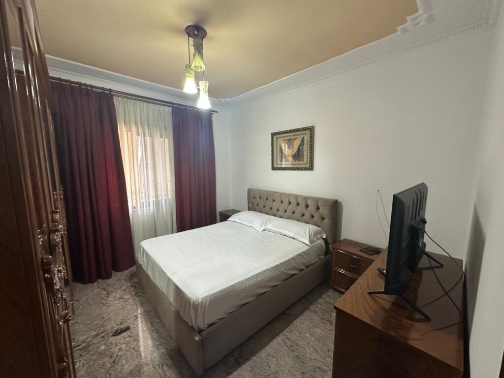 🏢Qender,prane Galerise Tirane  jepet me qera apartament 2+1,i mobiluar. 90,000Leke     