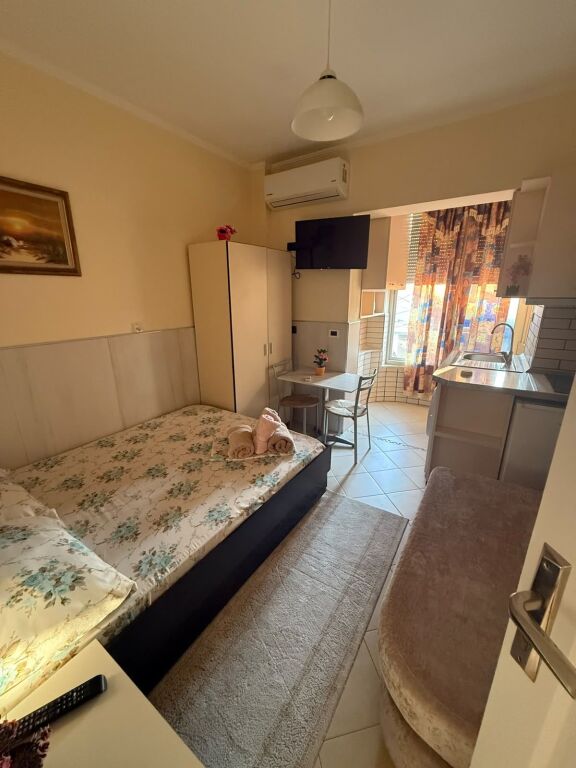 Studio apartment for rent at 5 Maj