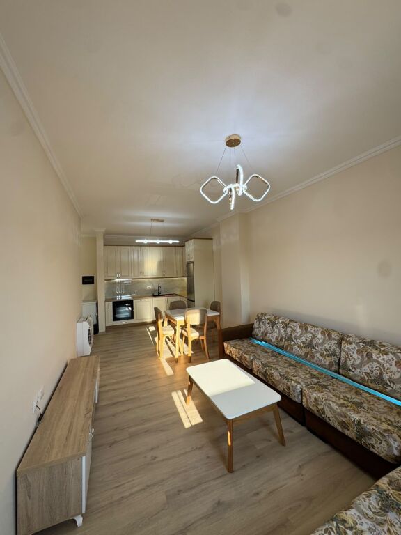 Apartament me qira 1+1 në 5 Maj