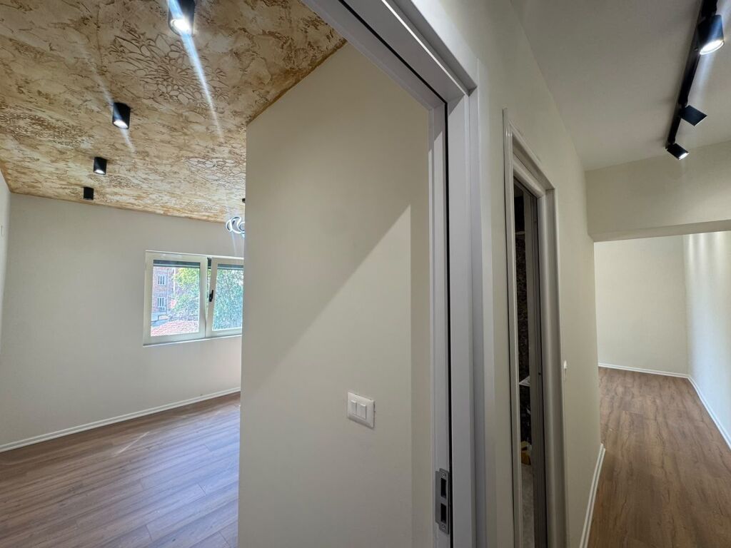 Apartament 1+1 ne shitje , Brraka !
