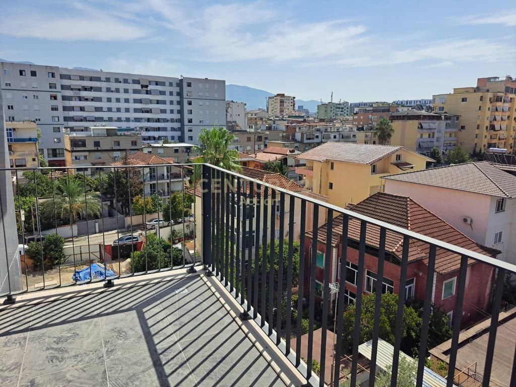 SHITET APARTAMENT 1+1 PRANE ISH PARKUT!