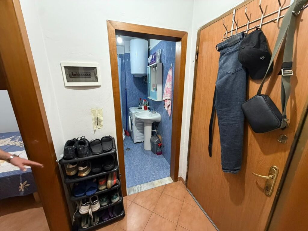 🏠 Jepet me qira apartament 1+1📍 Komuna e Parisit, përballë kompleksit Kika 2