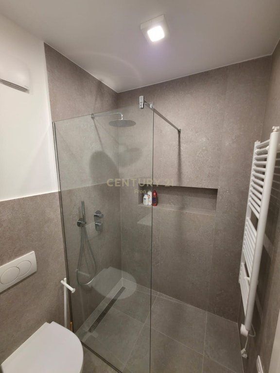 APARTAMENT 1+1 NË SHITJE RRUGA KAVAJES