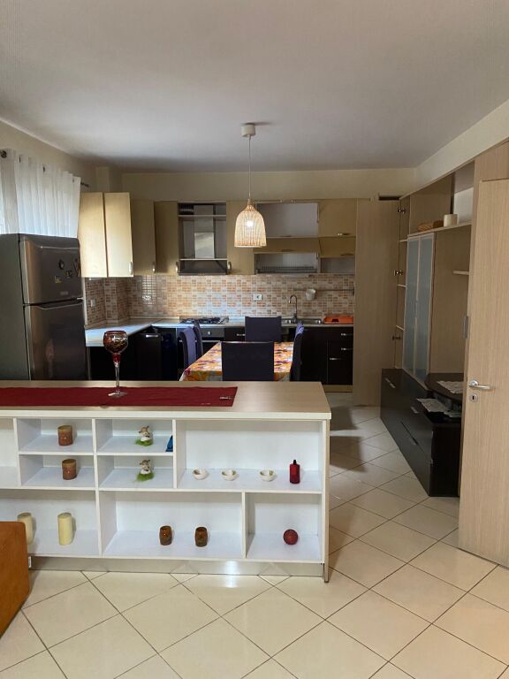 Apartament 2+1 per qera ne Fresk !