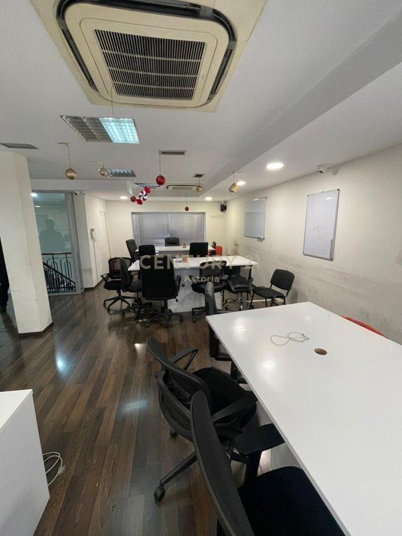 Super Villa in Affitto in Via Durresit - Ideale per la tua attività!