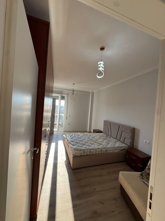 Apartament me qira 1+1 në 5 Maj