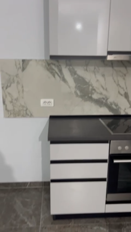Apartament 1+1 per qera 5 maji Tek Shkolla tirana Jone !