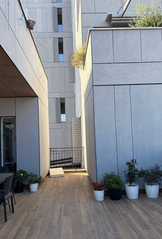 Qera | Apartament 2 + 1+2 | Rruga 5 Maji | 1000 €/muaj