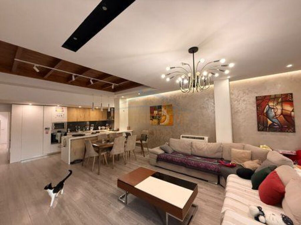 Shiten, 2 Apartamente 1+1, 2+1+2, Myslym Shyri, Tiranë.