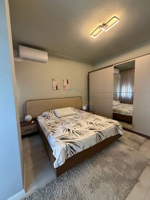 Qera, Apartament 1+1, Komuna e Parisit, Tiranë