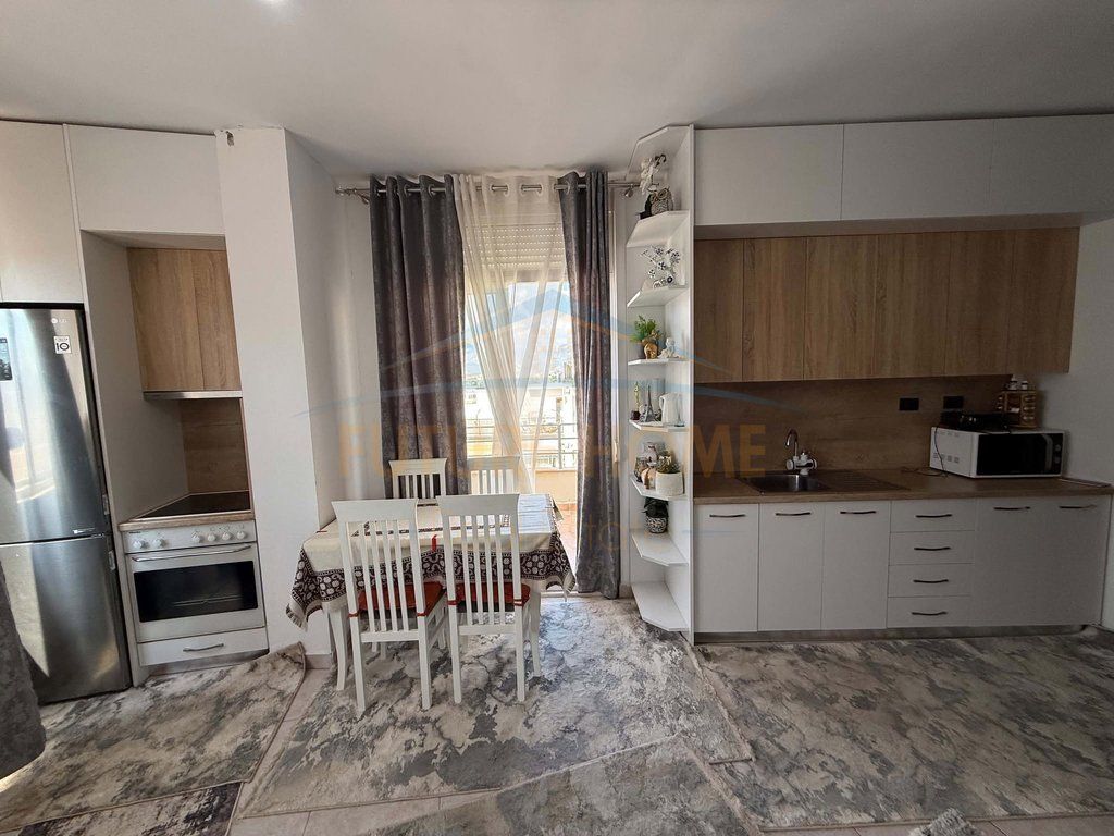 Affitto, Appartamento 1+1 + Veranda, Complesso Fratari, Anello Nuovo, Tirana