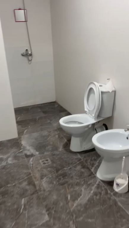 Apartament 1+1 per qera 5 maji Tek Shkolla tirana Jone !