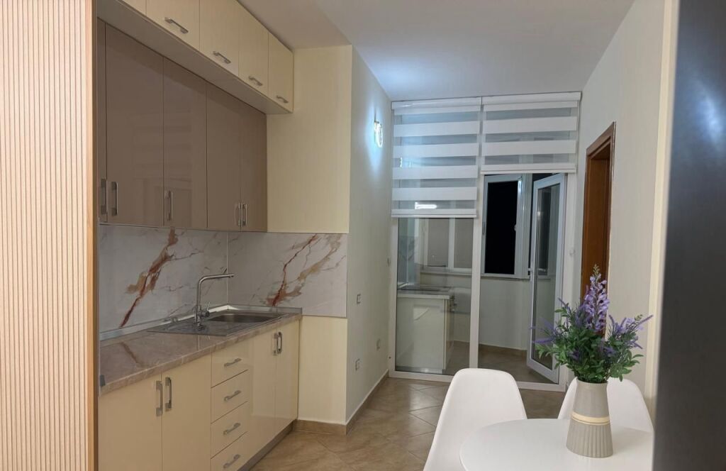 Rent | Apartament 1 + 1 | Rruga Siri Kodra | 600 €/month