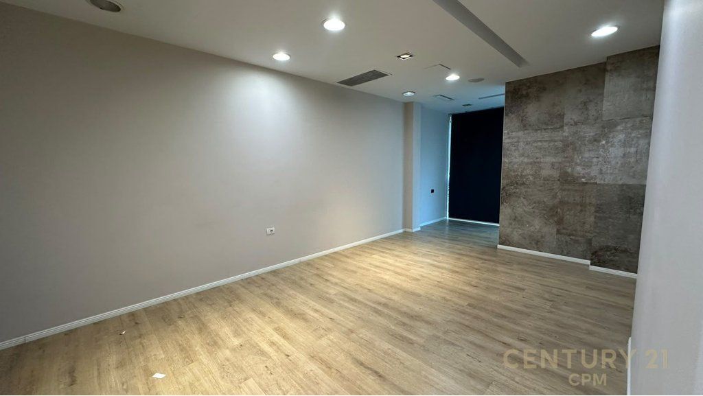Ambient Premium për Qira Pranë Coin, Tiranë - 7000€ | 308.3 m² 7,000 € /Muaj