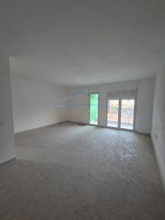Rent, Apartment 3+1+2, located at the end of 5 May Street, near the “Ardian Klosi” School