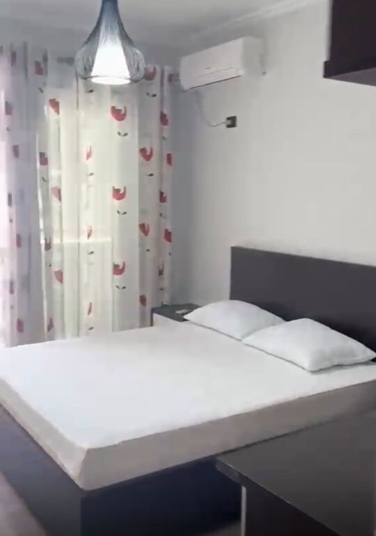 Tek Delijorgji, jepet me qera apartament 3+1.