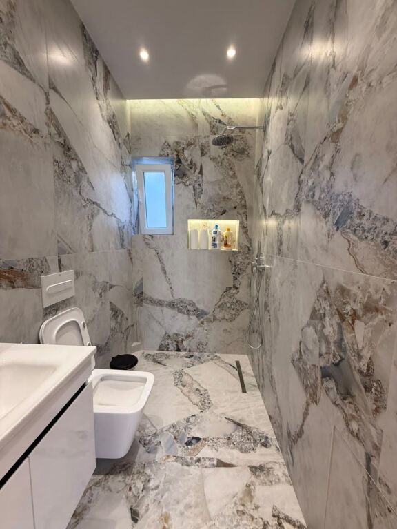 Qera | Vilë 4 + 1 | 21 Dhjetori | 2100 €/muaj