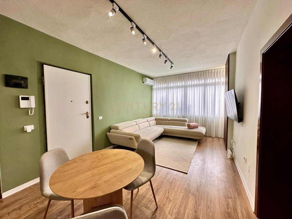 .Apartament për qira 2+1 në Rrugën e Durrësit