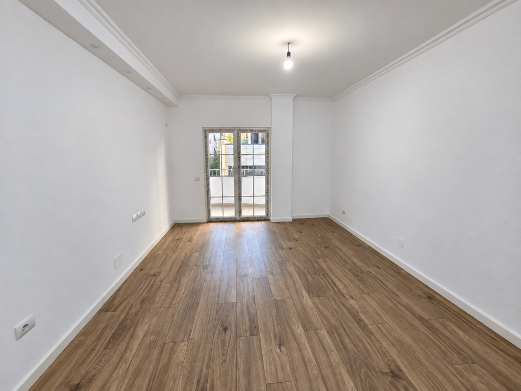 APPARTAMENTO / UFFICIO 2+1 + BALCONE IN AFFITTO | VIA DEI BOGDANË