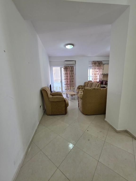 SHITET APARTAMENT 1+1 NE PORCELAN MBRAPA (U.E.T)