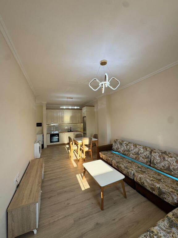 TEK 5 MAJI APARTAMENT 1+1 PER QERA!