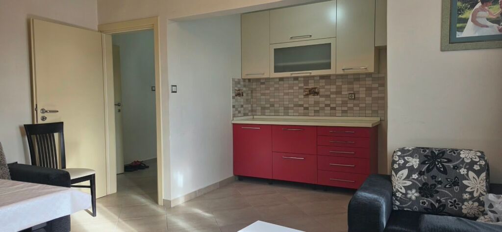 Shitet apartment 1+1 tek Varri Bamit