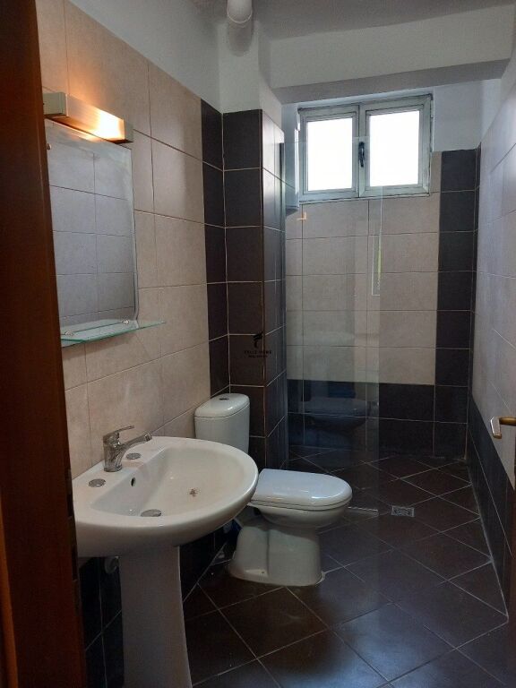 APPARTAMENTO IN AFFITTO 3+1 PAZARI I RI 60.000 LEKE FH-93420