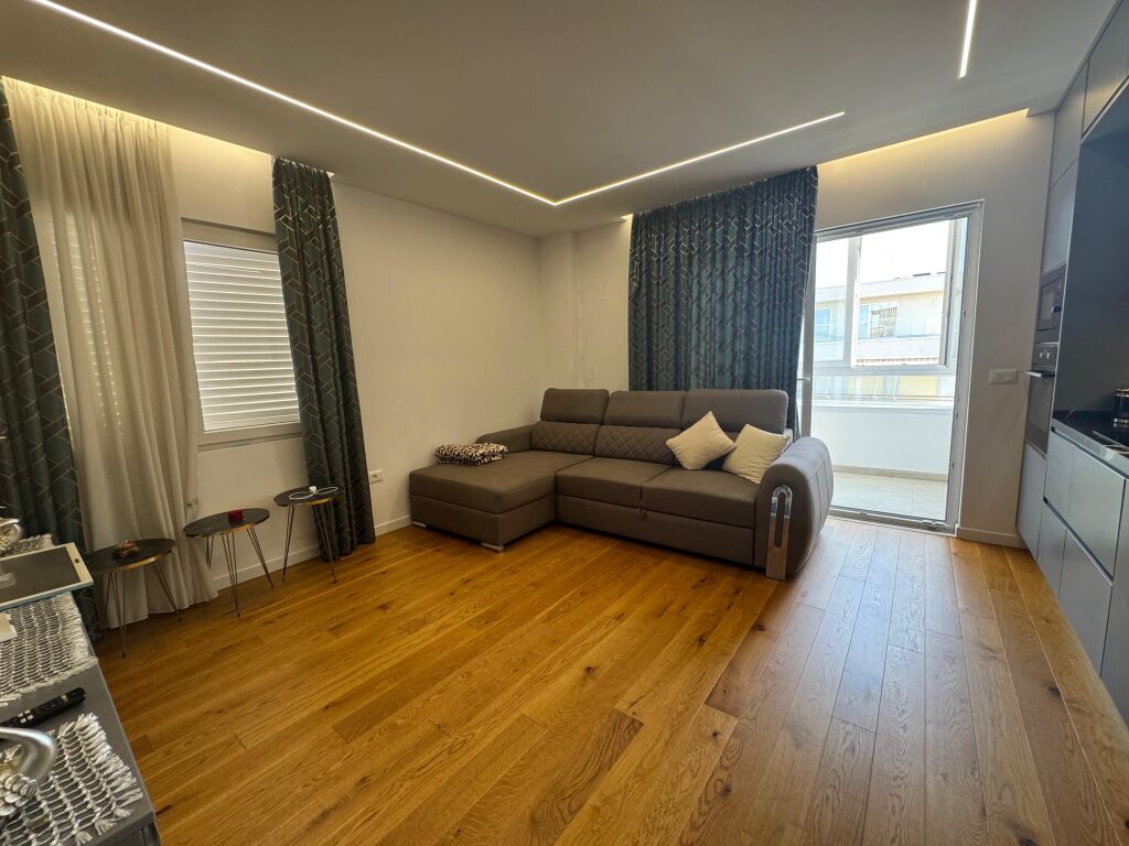 Shitet Apartament 2+1 Plazh Durres Pamje Deti