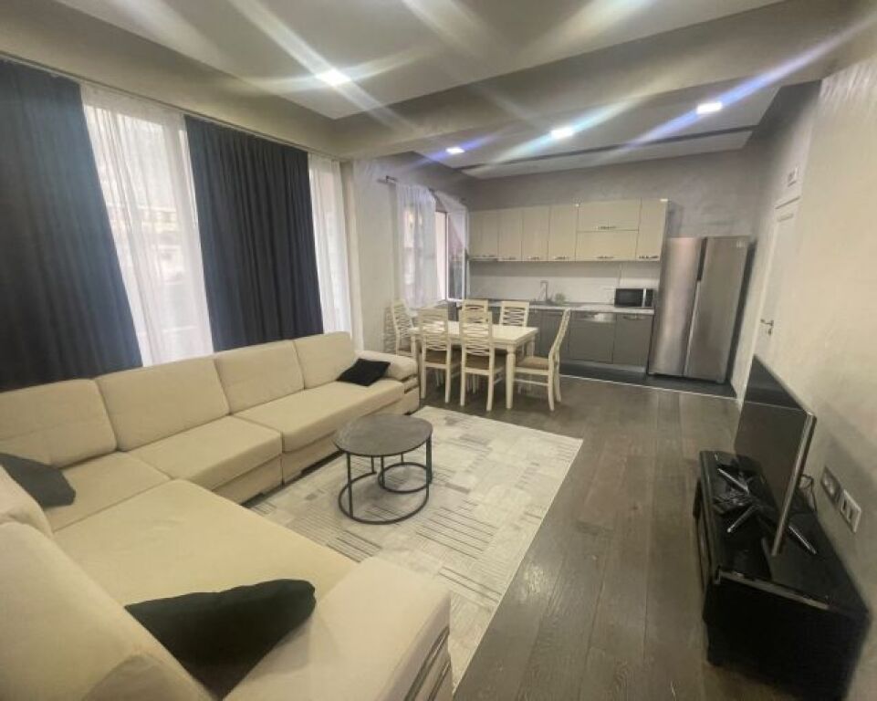 Apartment 3+1+Parking Space for rent in Sauk, Xhabrahimet Street.