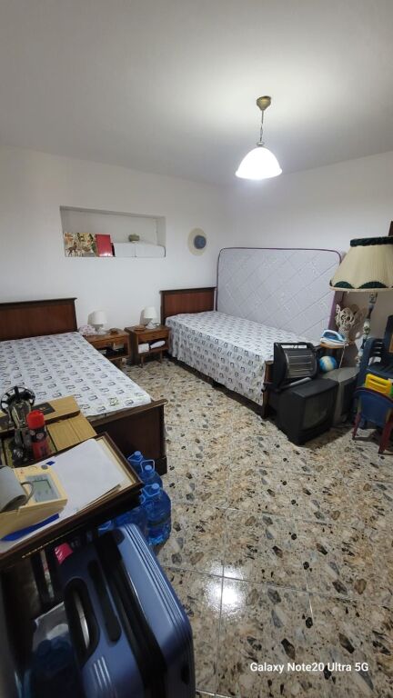 💫Shitet  Apartament 2+1+2 ballkone në zemër të Kavajë
