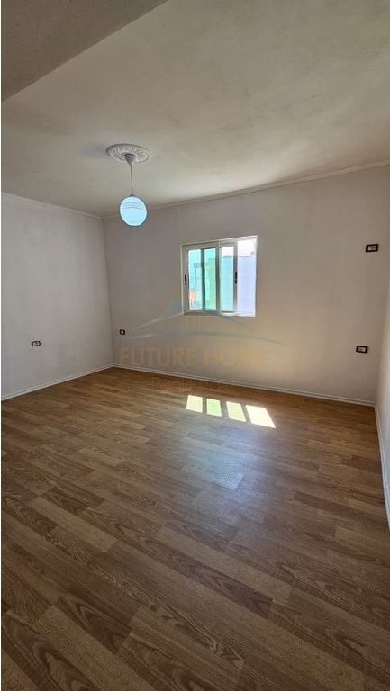 Shitet, Apartament 2+1, Spitali, Durrës 105,000 €    9,800,000 Lekë
