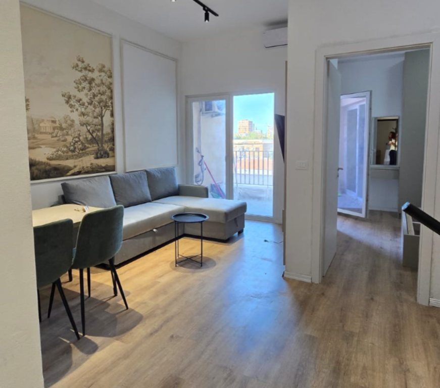Jepet apartament 1+1 me qira tek Kompleksi Aura , Laprake , Rruga Dritan Hoxha , ish Dogana , Zogu i Zi ! 600 euro !
