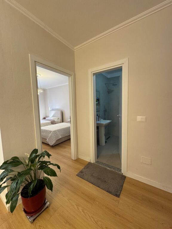 Shitet Apartament 1+1