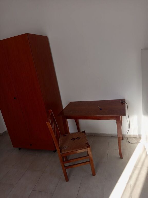 GARSONIERE 25,000 LEKE ISH-TREGU ELEKTRIK