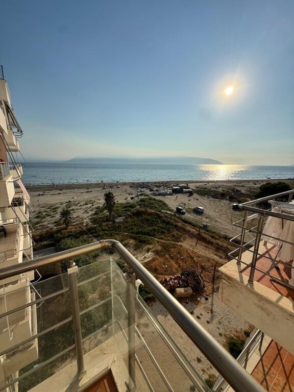 Vlore , Plazhi i vjeter, Shitet,1+1  pamje nga deti,  