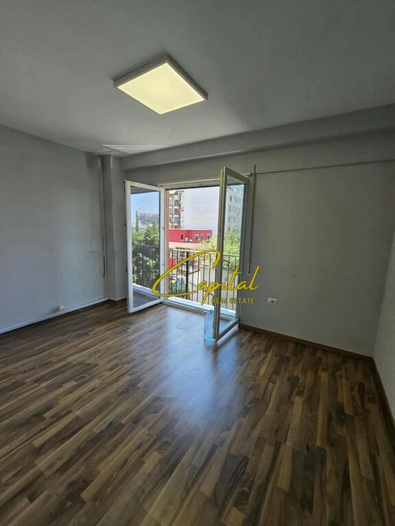 UFFICIO IN AFFITTO 145 M2 21 DICEMBRE 160.000 LEKE