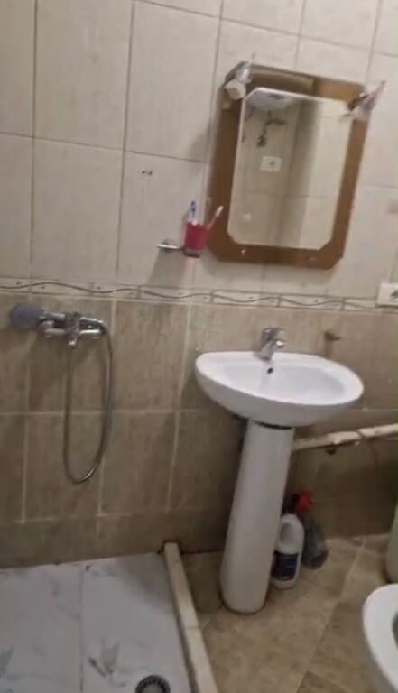 AP. 1+1 me qera, Globe Rr. Kavajes
