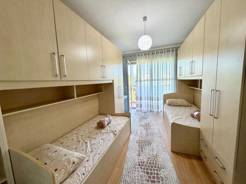 APARTAMENT 2+1 ME QIRA KOPSHTI BOTANIK