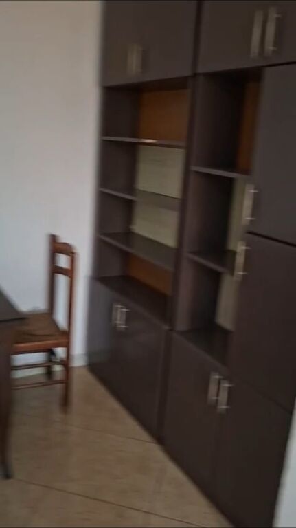 GARSIONERE 30000 LEKE.STACIONI I TRENIT