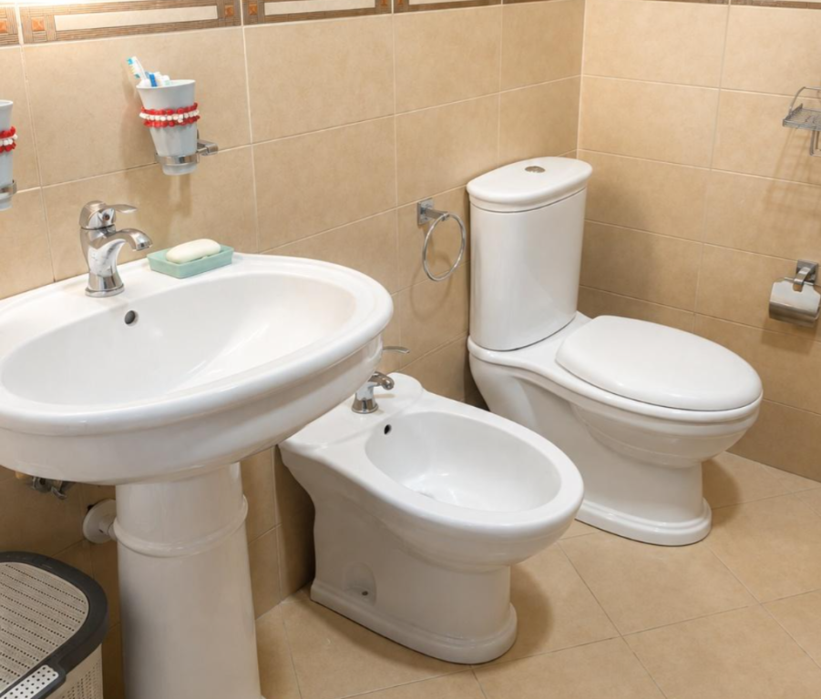 Apartment 2+1+2 for sale at Kavaja Street, former Bus Park, near Globe! 215 million leke!