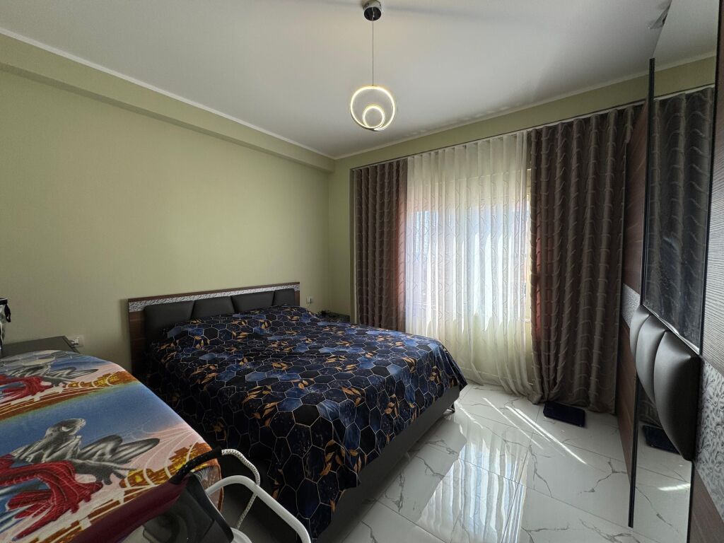 Shitet Apartament 2+1