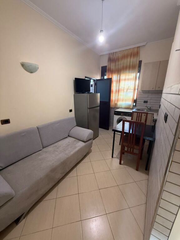 QERA APARTAMENT 1+1 RRUGA 5 MAJI!