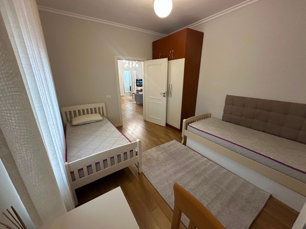 Qera, Apartament 2+1, Fakultetit Ekonomik