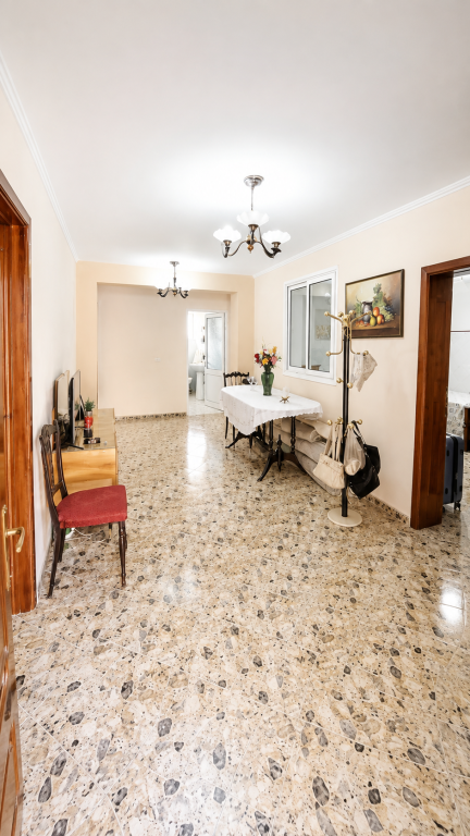 💫Shitet  Apartament 2+1+2 ballkone në zemër të Kavajë